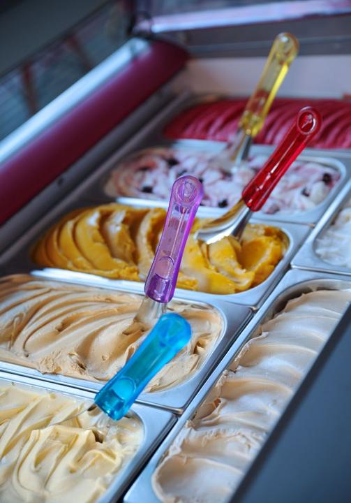 Immagine prodotto Hendi Spatola per ghiaccio con manico in Tritan Giallo (Palline di gelato)