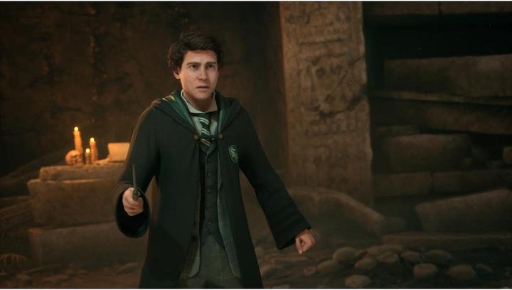 Produktbild WB Hogwarts Legacy (PS4, DE, FR)