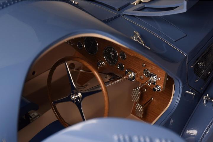Immagine prodotto 1:8 IXO Bugatti 57 SC