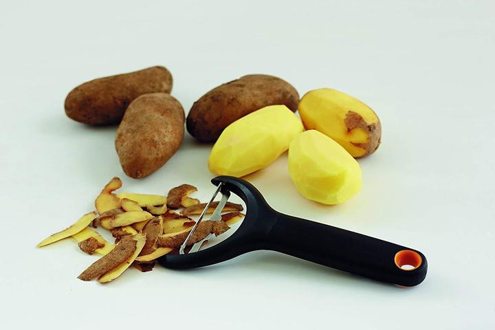 Actual product image Fiskars Vegetable peeler