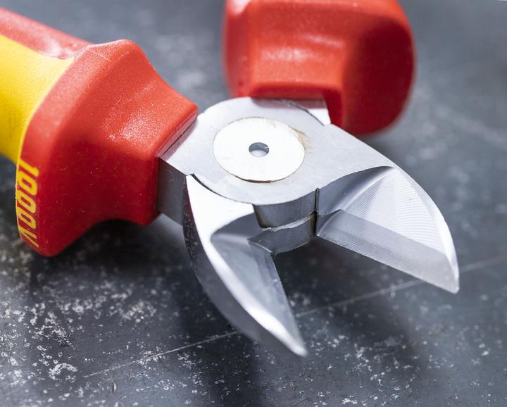Actual product image Knipex Diagonal Cutter (180 mm)