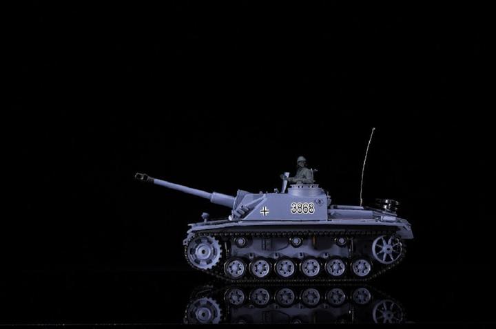 Actual product image Es-toys RC Tank "Assault Gun III" - Stug 3 Heng Long 1:16 Grey, Smoke&Sound, Metal Gearbox And 2.4Ghz (RTR Ready-to-Run)