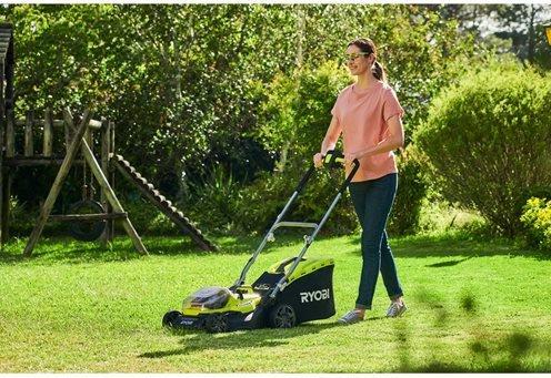 Image du produit Ryobi Tondeuse à gazon hybride (Fonctionnement sur batterie)
