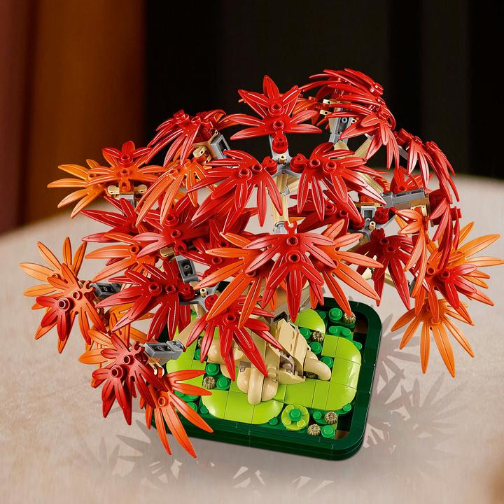 Actual product image LEGO Japanischer Roter Ahorn - Bonsai-Baum (10348, LEGO Botanical)