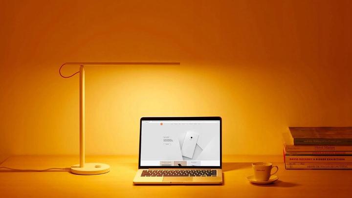 Image du produit Xiaomi Mi LED Desk Lamp (300 lm)