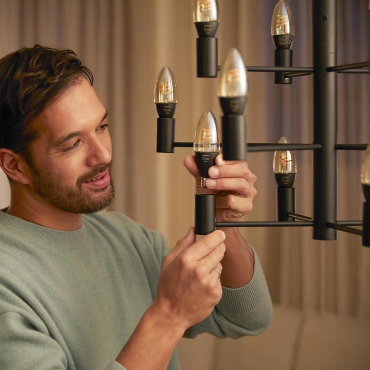 Actual product image Philips Hue White (E14, 4.50 W, 300 lm, 2 x, G)