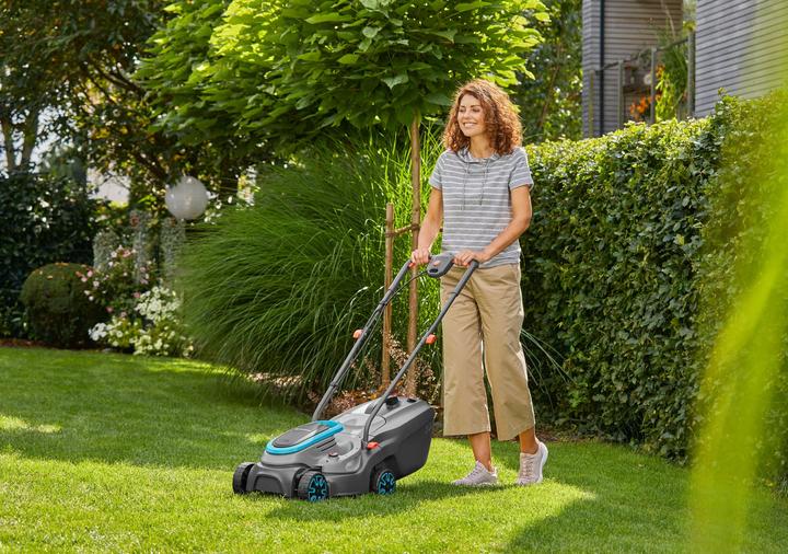Actual product image Gardena Battery Lawnmower PowerMax 32/18V P4A Ready-To-Use Set (Rechargeable battery operated)