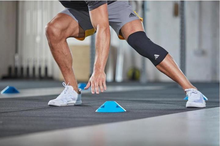 Actual product image adidas Knee Support (M)