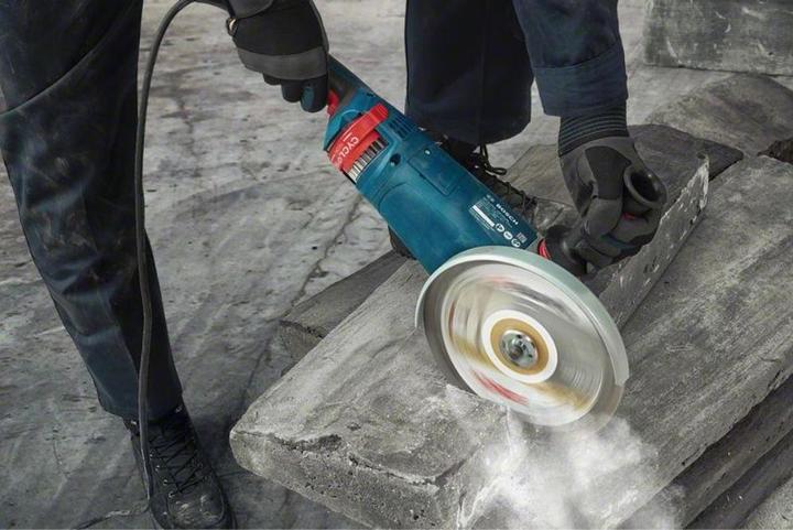 Image du produit Bosch Professional Meuleuse d'angle GWS 24-230 PZ (230 mm)