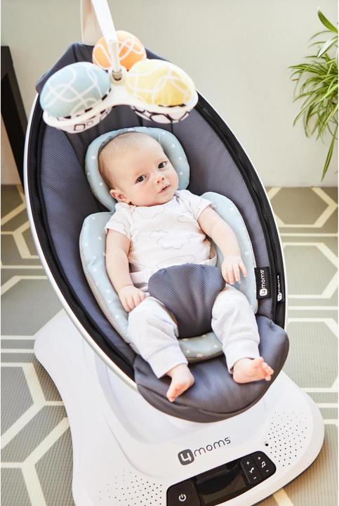 Actual product image 4moms Newborn application