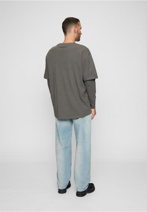 Actual product image Urban Classics Oversized Shaped Double Layer LS Tee (XL)