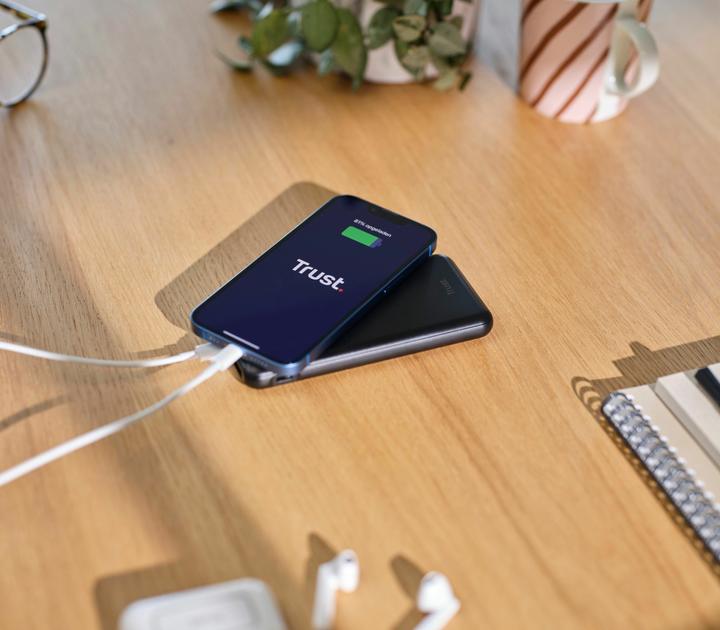 Productafbeelding Trust REDOH 10.000 POWERBANK ZWART (10000 mAh, 18 W, 37 Wh)