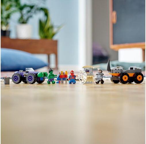 Actual product image LEGO Hulks and Rhino's truck duel (10782, LEGO Marvel)