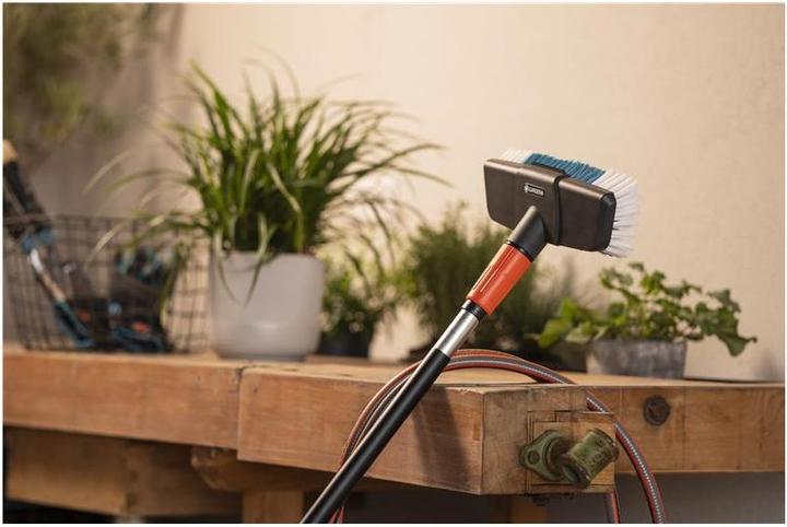 Actual product image Gardena Cleansystem Stielbürste hard