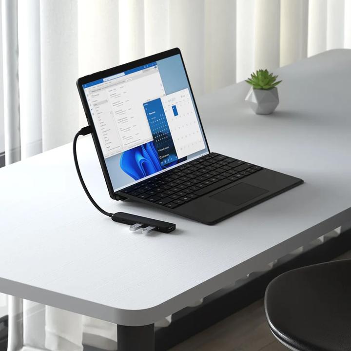 Produktbild Satechi Slim 4 Multiport Hub Black (USB-C, 4 Ports)
