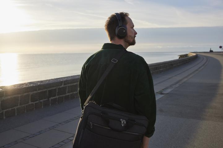 Actual product image Poly Voyager Surround 85 (Wireless, USB-C)