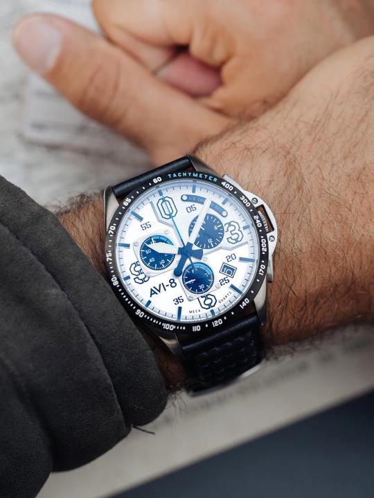 Actual product image AVI-8 AV-4077-01 P-51 Mustang Chronograph 43mm 5ATM (Analogue wristwatch, 43 mm)