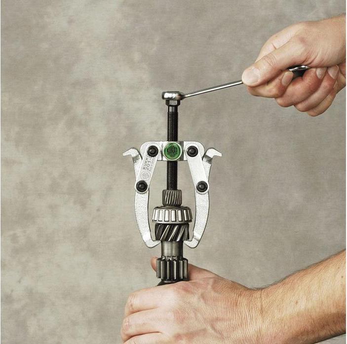 Immagine prodotto Kukko Estrattore serie 201 a 2 bracci a serraggio esterno l.100mm a serraggio d.75mm passi di regolazione