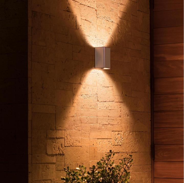 Image du produit Philips Hue Resonate Basis (1200 lm)