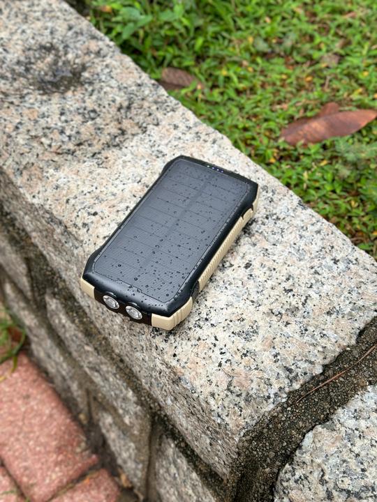 Actual product image Vinnic Solar Powerbank (20000 mAh, 20 W, 74 Wh)