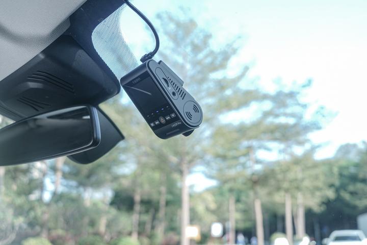 Actual product image Viofo A229 Pro 3CH (GPS receiver, Built-in microphone, Built-in display, Wi-Fi, Accelerometer, Night vision, 4K)