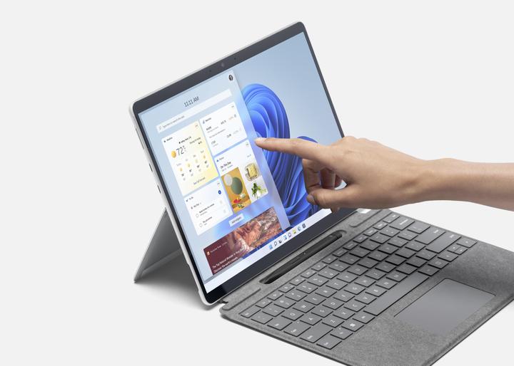 Produktbild Microsoft Surface Pro X (13", Microsoft SQ1, 8 GB, 128 GB)