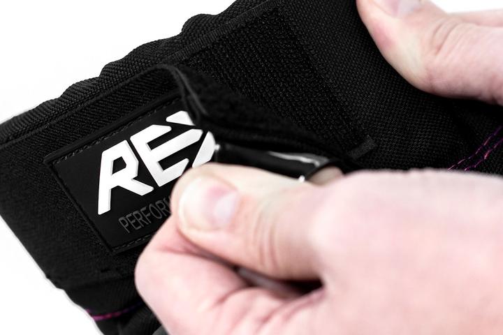 Image du produit Rekd Knee Pad Ramp Noir/Rose 2023 (30, 31, 33, 35, 36 C, 32 C, 34 C, Genouillère)
