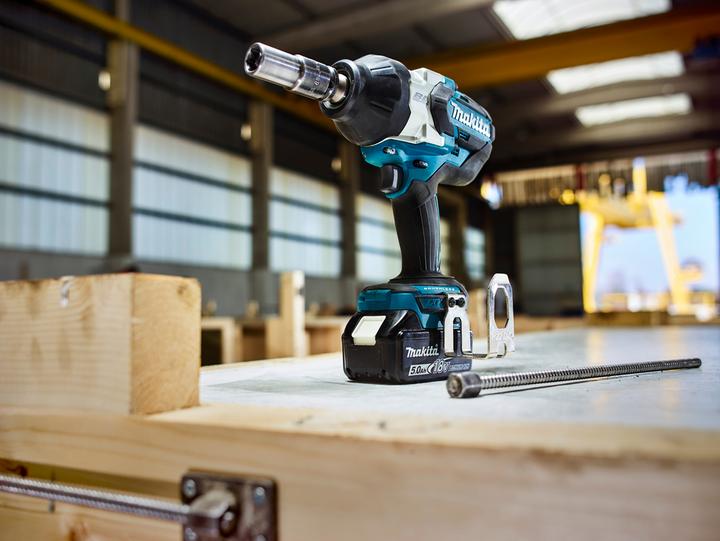 Actual product image Makita Battery impact wrench (Rechargeable battery operated)