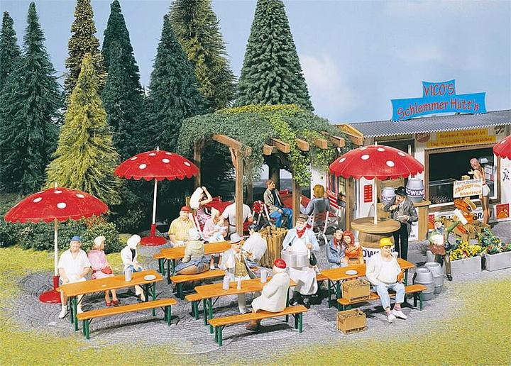 Image du produit Pola Comprenant 4 tables et 8 bancs, comptoir, 3 parasols et plusieurs chaises pliantes ainsi que des cai