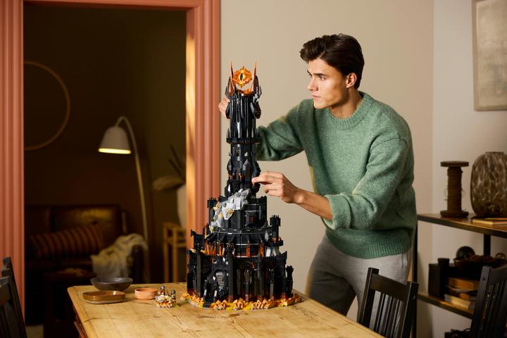 Image du produit LEGO The Lord of the Rings : Barad-dûr (10333, LEGO Icons, LEGO difficiles à trouver)