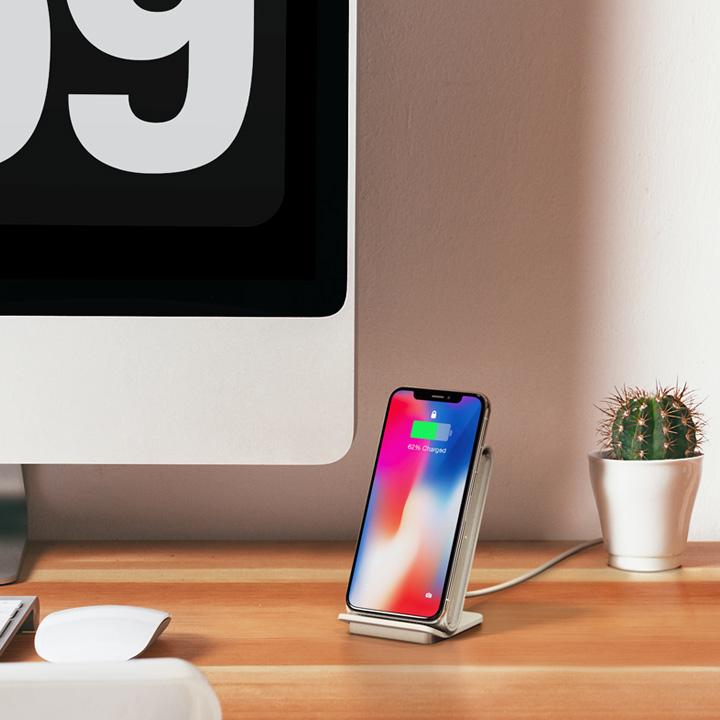 Image du produit iOttie iON Wireless Fast Charging Stand brun clair (10 W)
