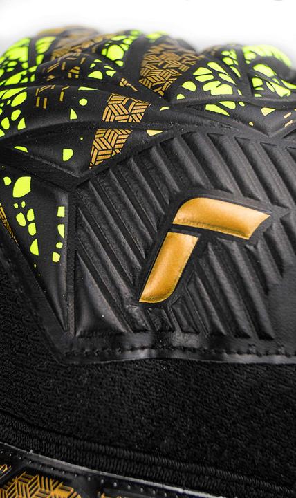 Actual product image Reusch kid's goalie gloves attrakt infinity (4)
