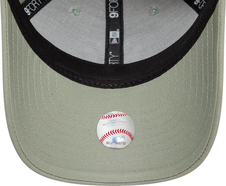 Actual product image New Era 9Forty Kinder Cap - METALLIC New York Yankees Youth (55, 56, 54 C)