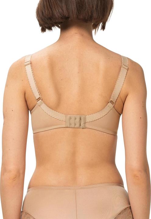 Actual product image Triumph Delicate Doreen underwired bra (75 G, pack of 2)