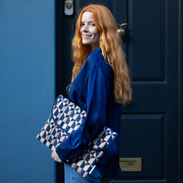 Produktbild Kind Bag Laptop Sleeve 16" Navy Coffee (16")