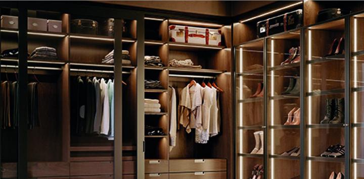 Actual product image Halemeier LED recessed/mounted profiles ChannelLine G1 with light screen