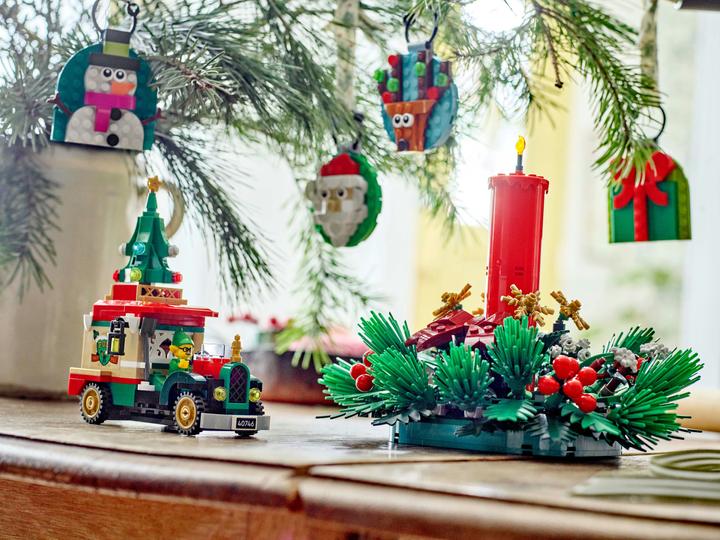 Image du produit LEGO Arrangement de Noël (40743, LEGO Iconic)
