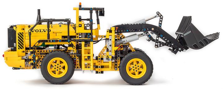 Image du produit LEGO Technic La chargeuse sur pneus télécommandée VOLVO L350F (42030, LEGO Technic, LEGO difficiles à trouver)