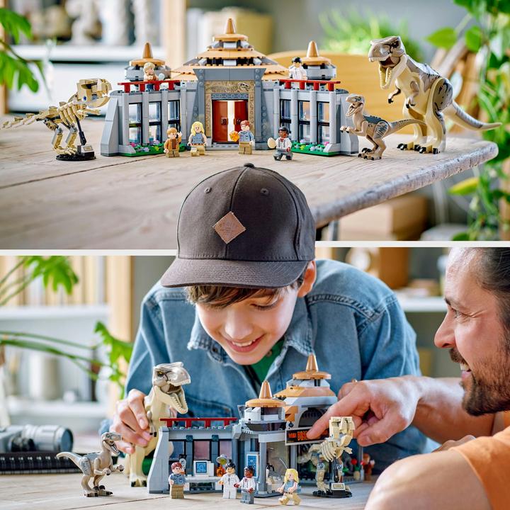 Actual product image LEGO Attack of the T. rex and the raptor on the visitor centre (76961, LEGO Jurassic World)