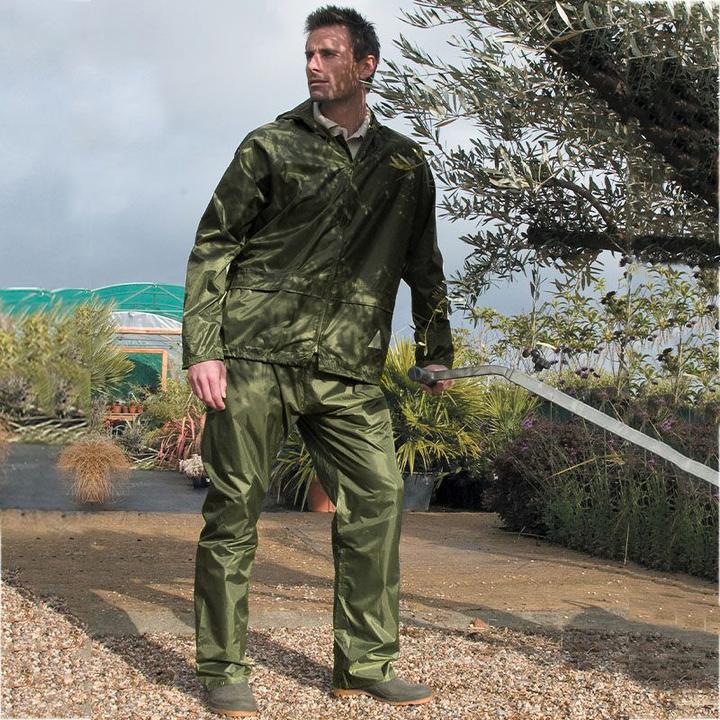 Actual product image Regatta Rain suit consisting of a waterproof rain jacket and rain trousers (XL)