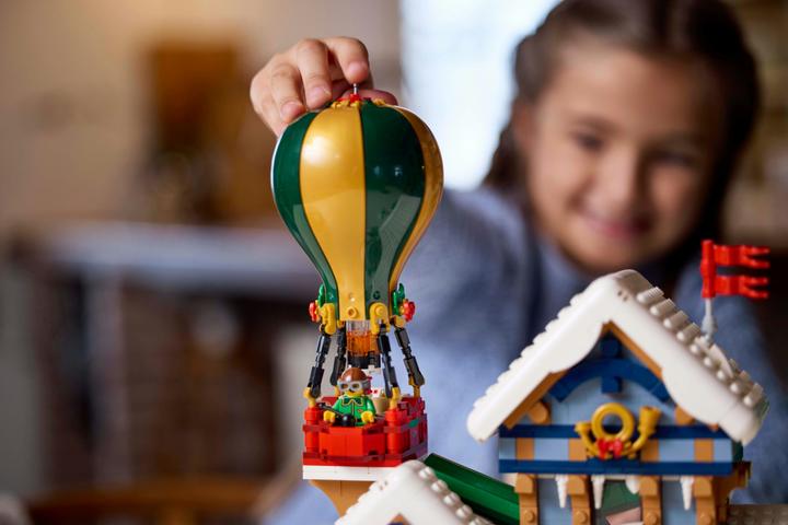 Image du produit LEGO Bureau de poste du Père Noël (10339, LEGO Icons, LEGO difficiles à trouver)