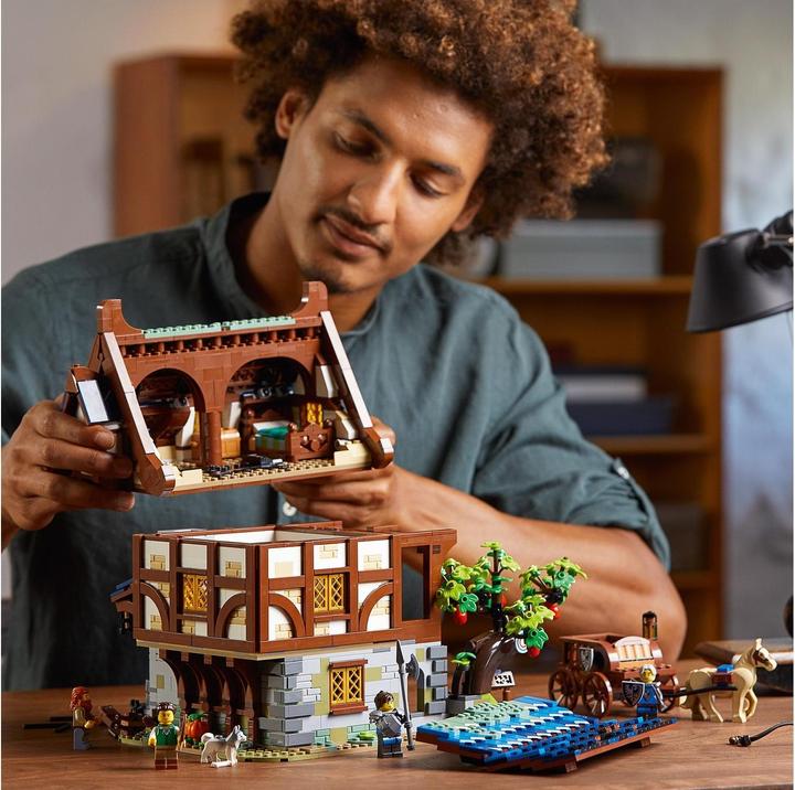 Actual product image LEGO Medieval forge (21325, LEGO Ideas, LEGO Rare Sets)
