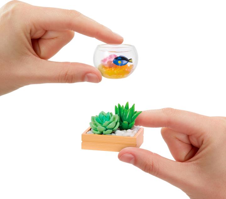 Actual product image MGA Miniverse Make It Mini Lifestyle in PDQ Series 1A