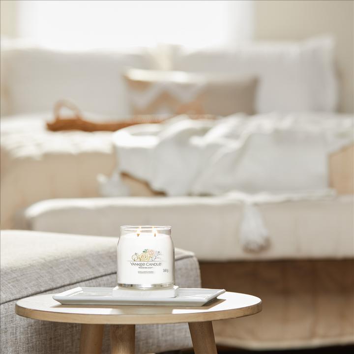 Actual product image Yankee Candle Scented Candle Wedding Day Signature Medium Jar