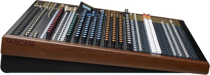 Immagine prodotto Tascam Modello 24 (Mixer da studio e live)