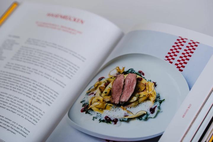Actual product image Fuchsteufelswild - Das Wildkochbuch (German, Viktoria Fox, 2020)