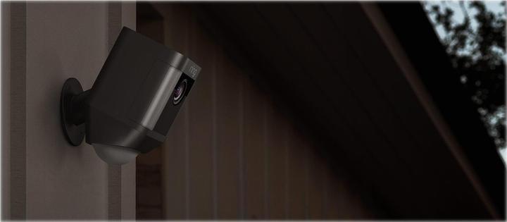 Image du produit Ring Spotlight Cam Pro (1920 x 1080 Pixels)