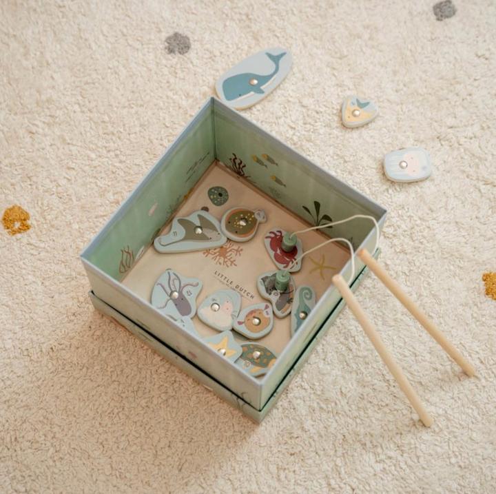 Actual product image Little Dutch Fishing game FSC
