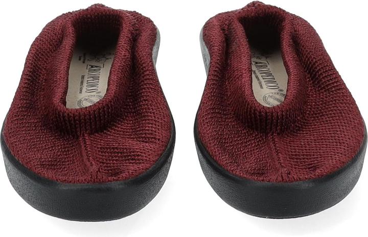 Actual product image Arcopedico This flexible slip-on shoe made from elasticated and breathable material is a faithful everyday (40)