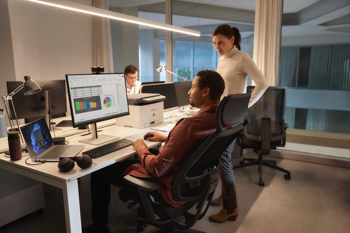 Produktbild HP EliteBook 1i Intel Ultra 5 225U 12C, IPS 400 nits Anti-Glare, DDR5, SSD, WiFi 6e + BT 5.3, 2/2/2 (14", Intel Core Ultra 7 155H, 16 GB, 512 GB, CH)